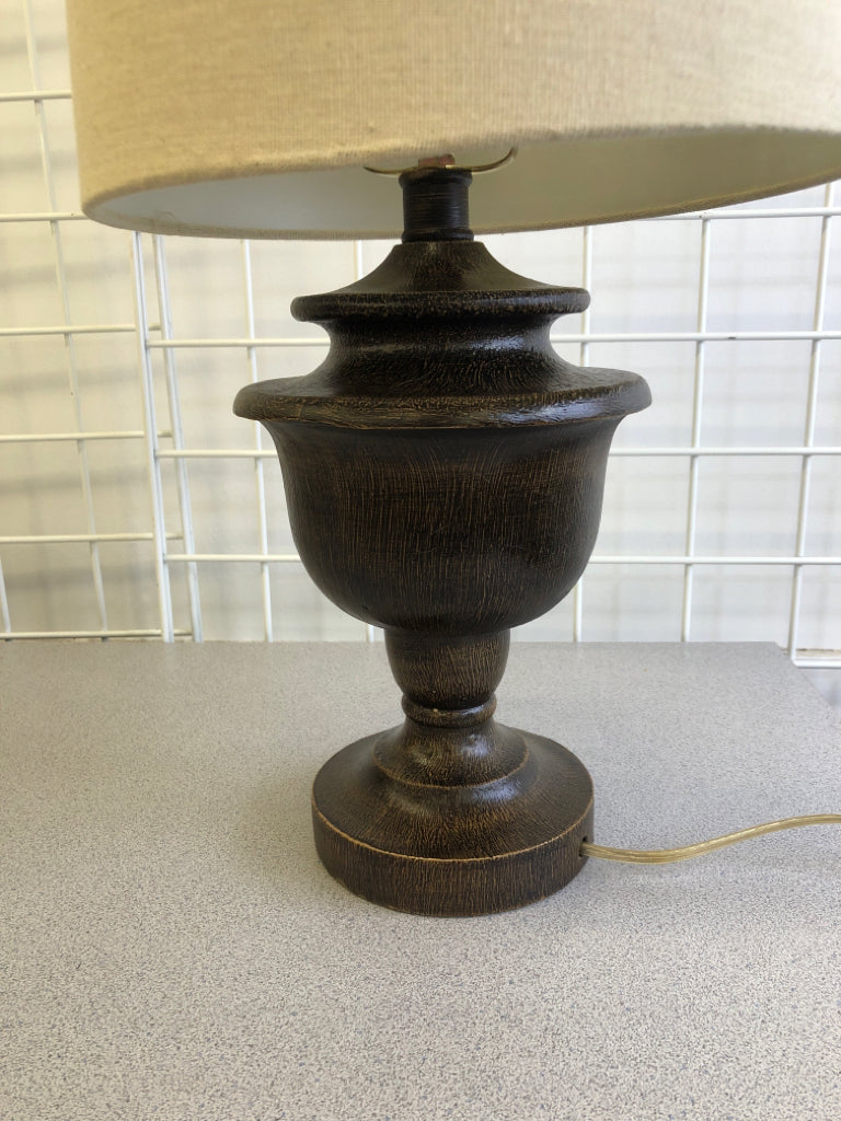 BROWN BASE LAMP W CREAM SHADE.