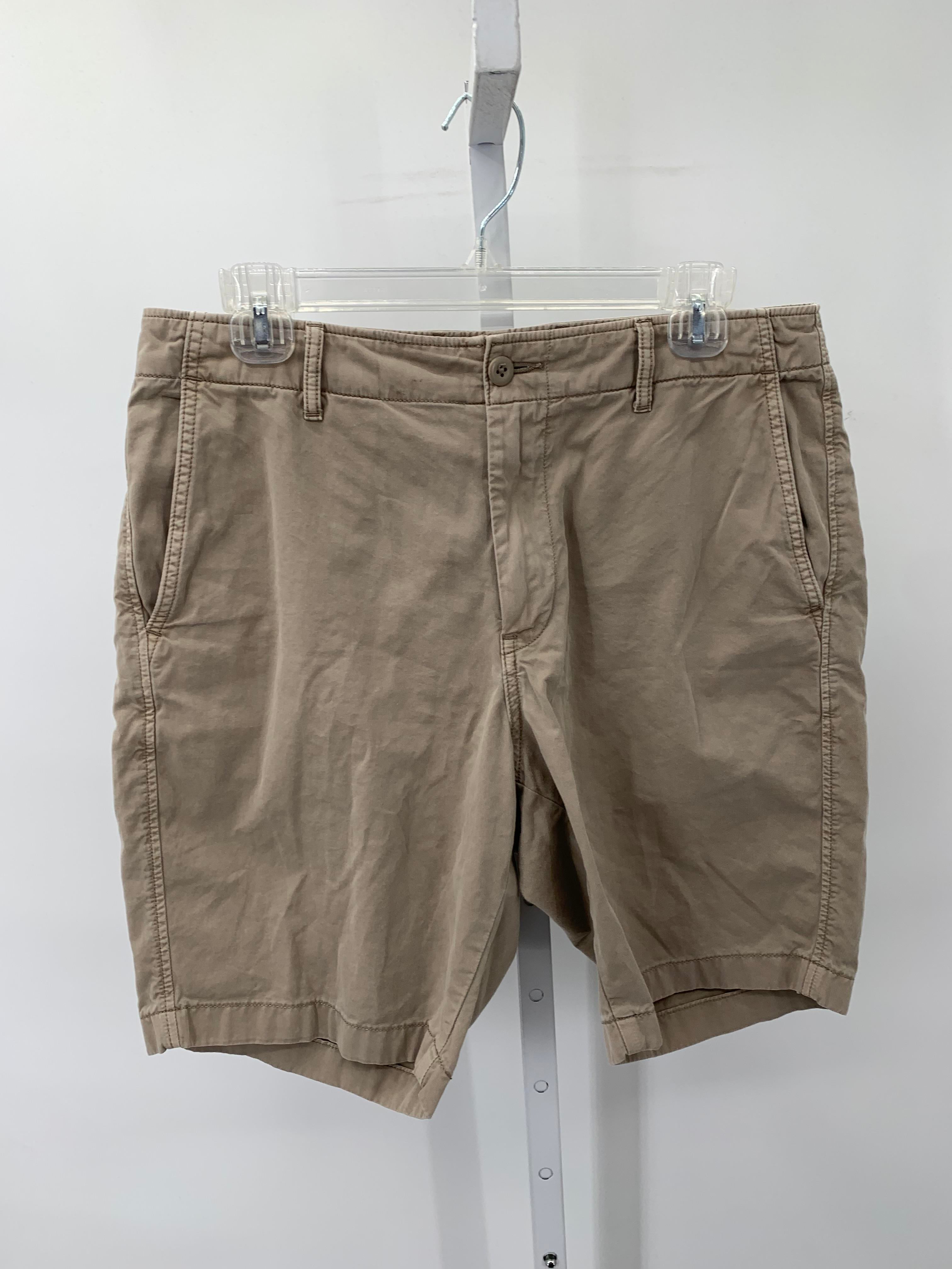 KHAKI SHORTS.