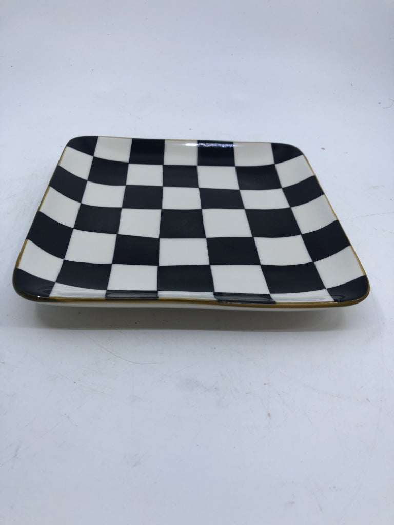 6 SQUARE ASSORTED B/W PATTERN APPETIZER PLATES W/ DARK YELLOW EDGE.