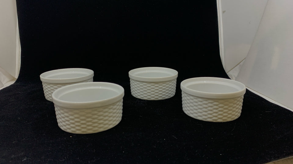 4 ROUND RAMEKIN BAKING DISHES.