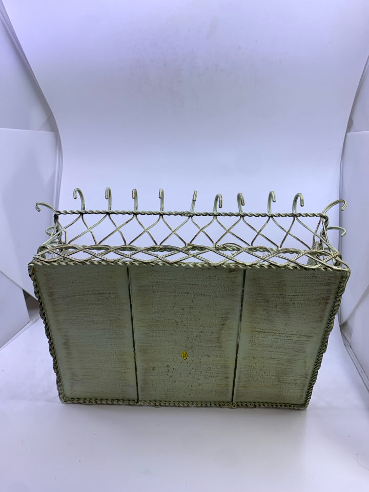 LIGHT GREEN WIRE BASKET TRAY DISTRESSED DESIGN W/HANDLES.