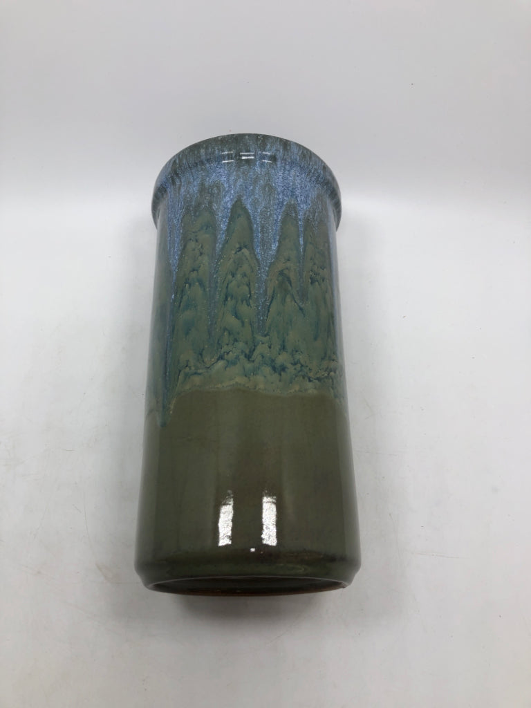 BLUE DIPPED GRADIENT VASE.