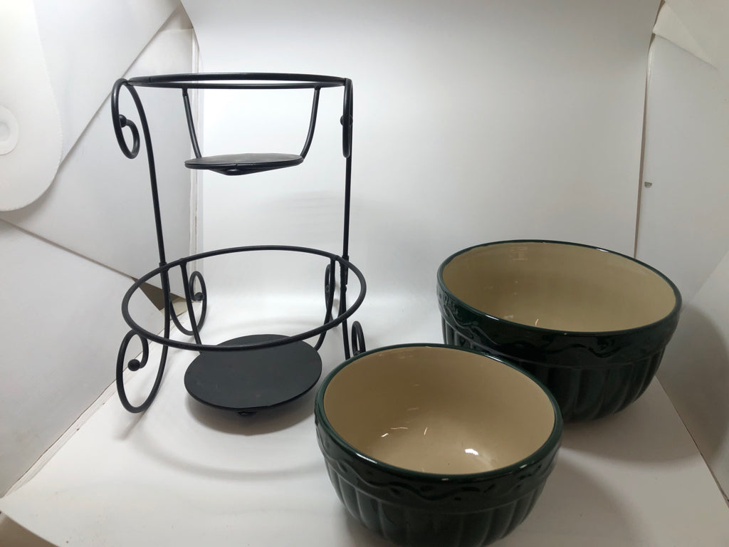 3PC HEAVY GREEN BOWLS IN STACKED DISPLAY.
