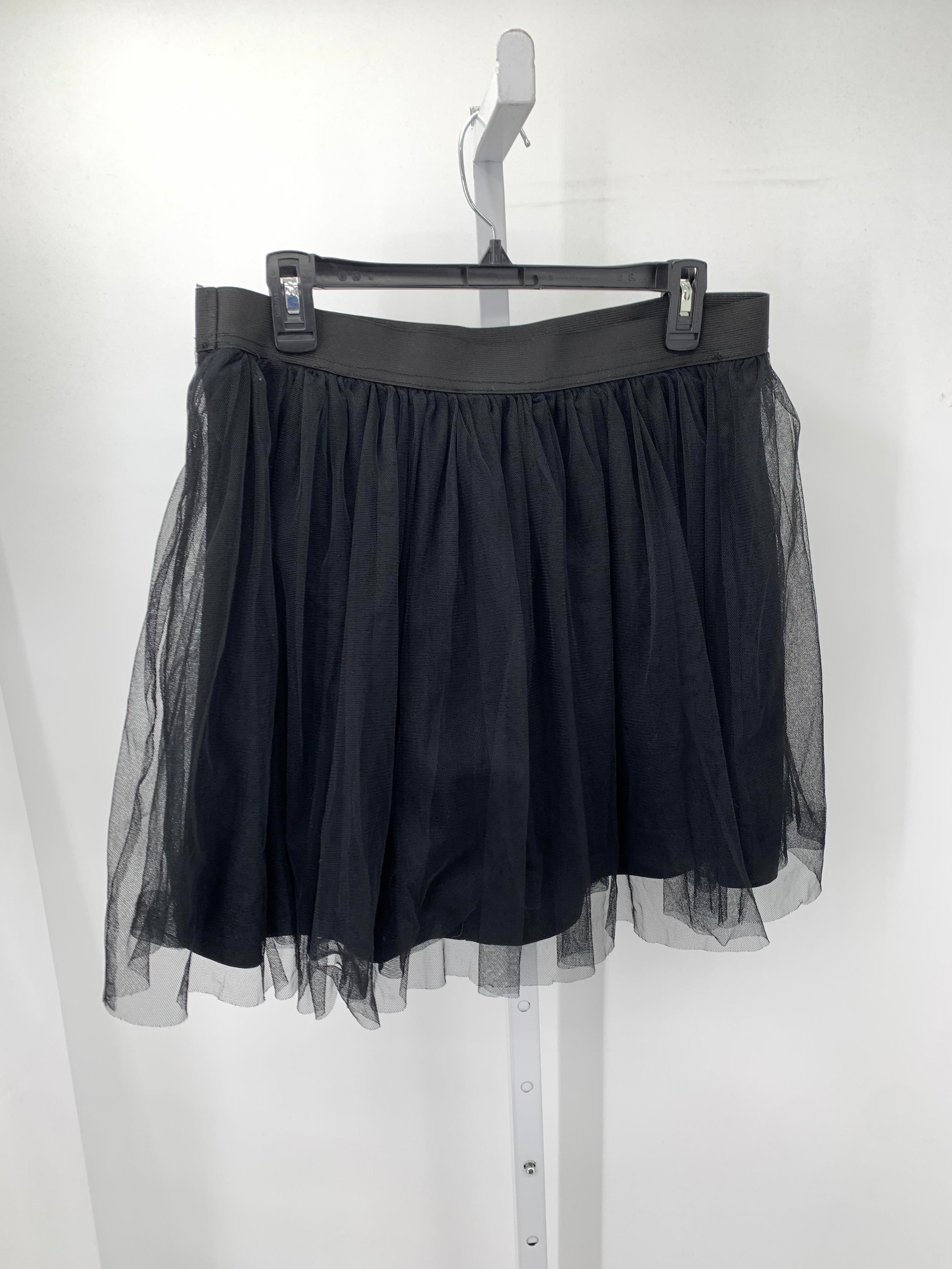 PLEATED MESH SKIRT