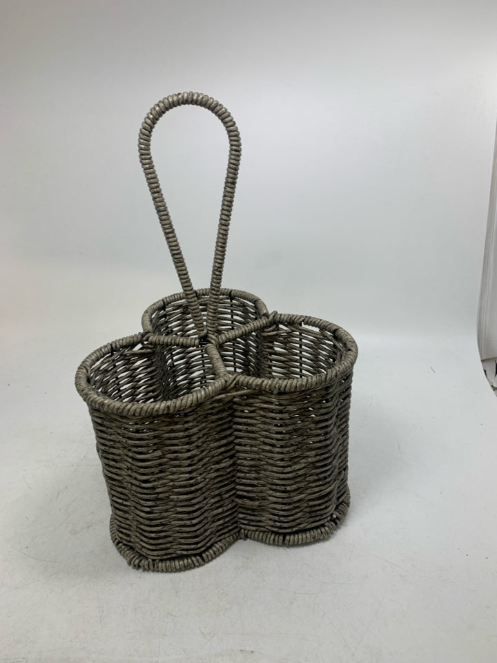 PLASTIC 3 DIVIDED UTENSIL HOLDER / HANDLE IN CENTER.