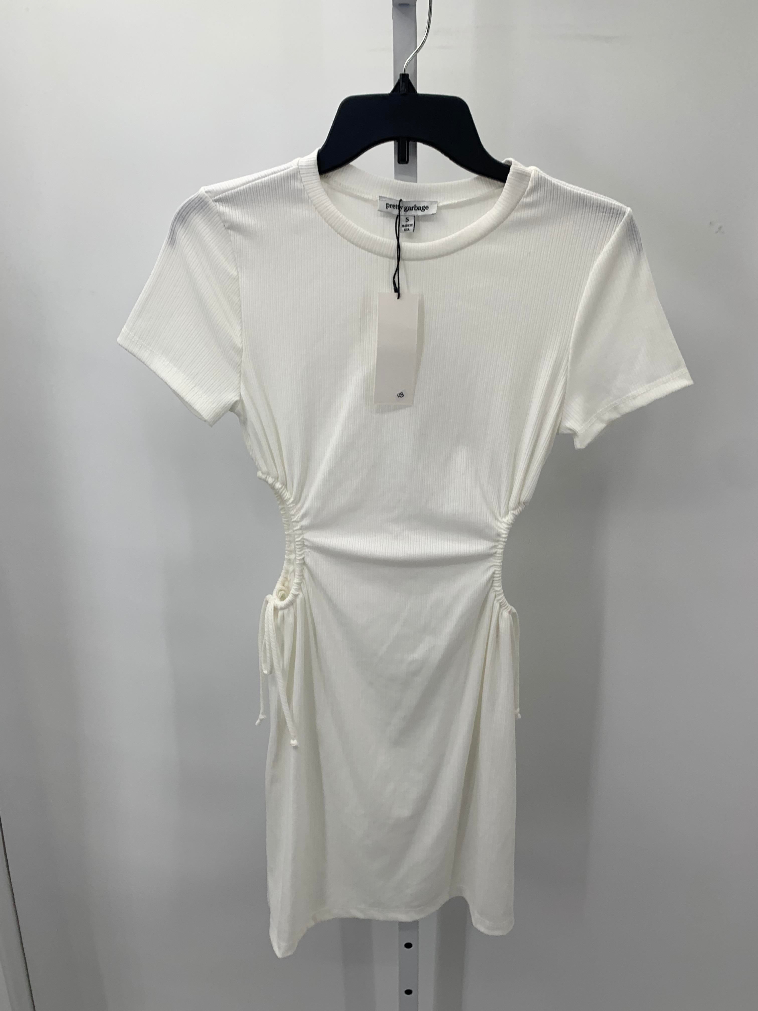 Size Small Juniors Short Sleeve Dress