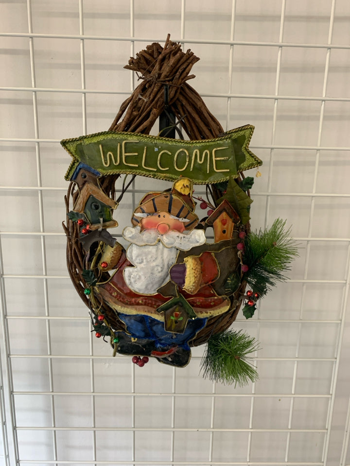 METAL SANTA WELCOME WREATH.