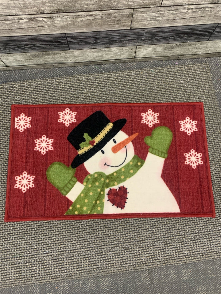 MAROON SNOWMAN MAT.