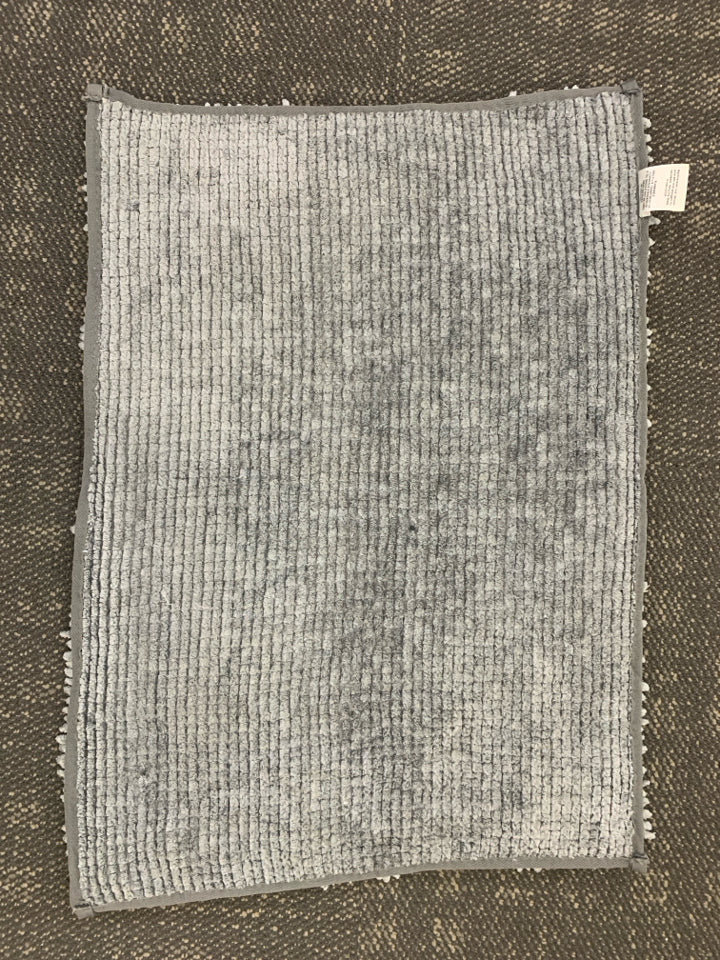 HARBOR ESTATE GREY BATH RUG.