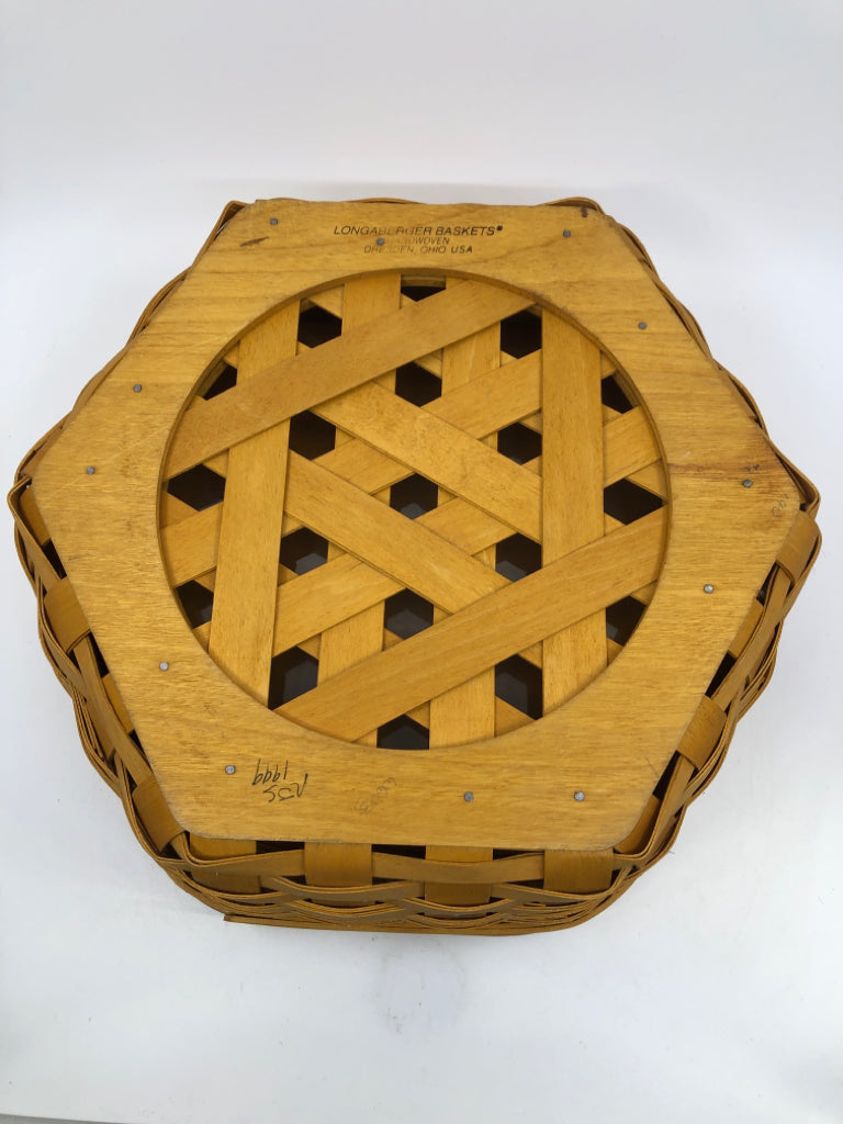 1999 LARGE HEXAGON BASKET, PROTECTOR + WOOD COVER.