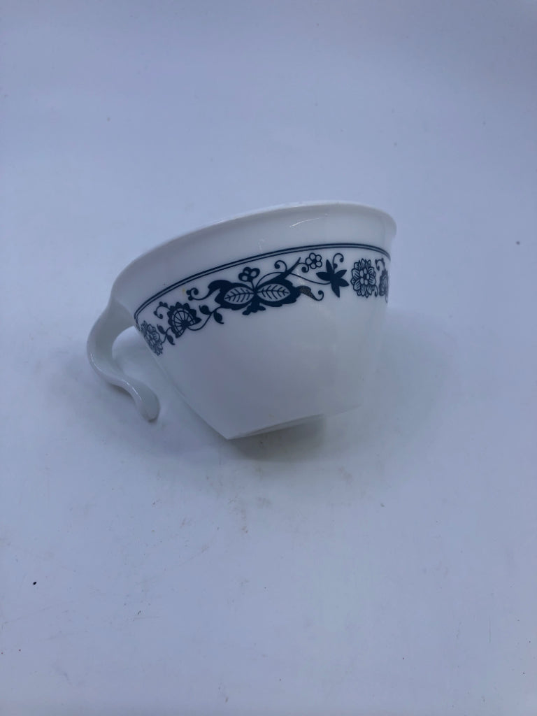 4 CORELLE WHITE MUGS W/ BLUE DETAILS CURVED HANDLE.