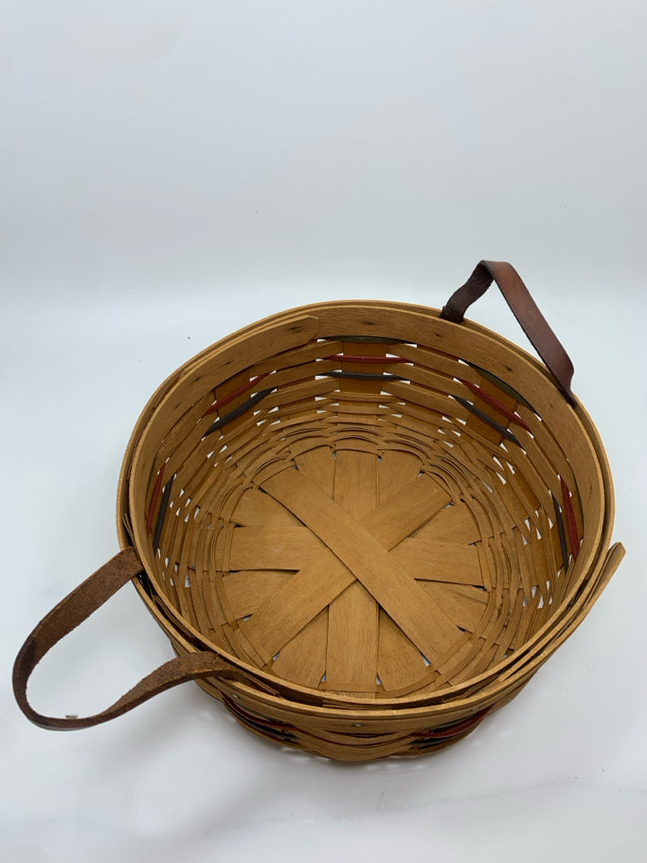 1994 ROUND BASKET W/LEATHER HANDLES.