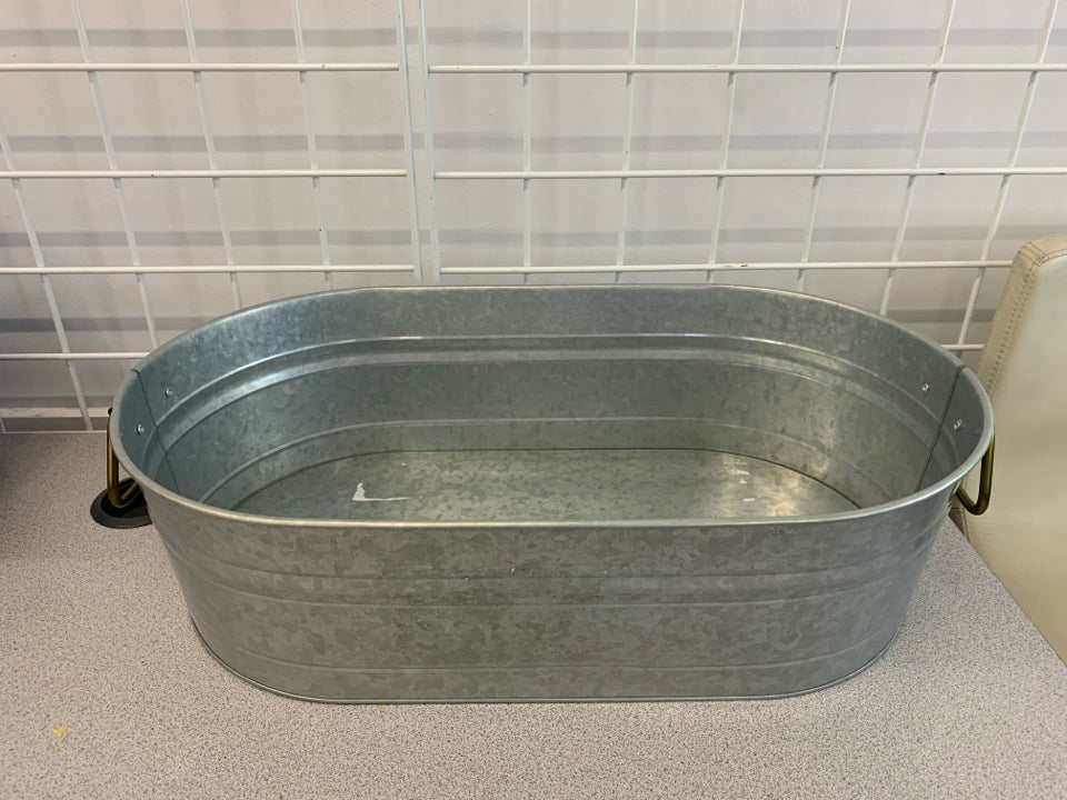 GALVANIZED TIN BUCKET.