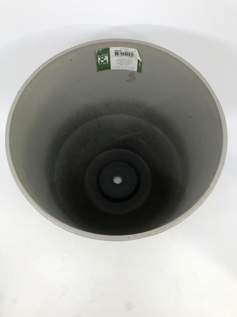 TEXTURED GRAY PLANTER.