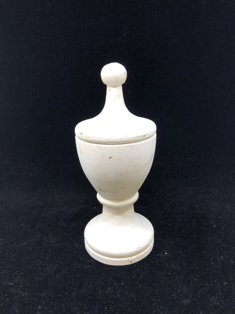 DISTRESSED CHESS PIECE DECOR FINIAL.