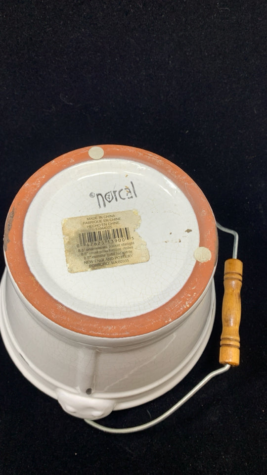 HEAVY WHITE DISTRESSED BUCKET W/ HANDLE GREEN RIM.