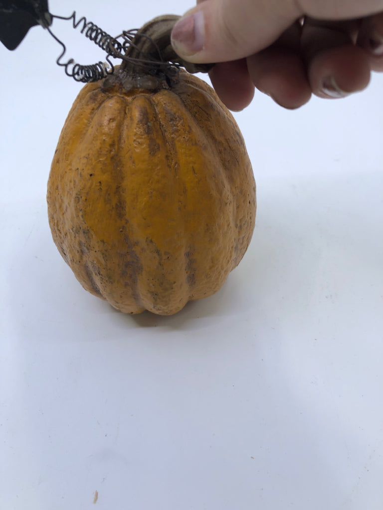RESIN HARVEST TIME PUMPKIN.