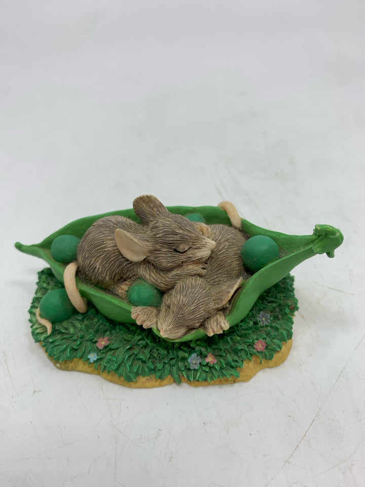 "TWO PEAS IN A POD" SILVESTRI FIGURINE.