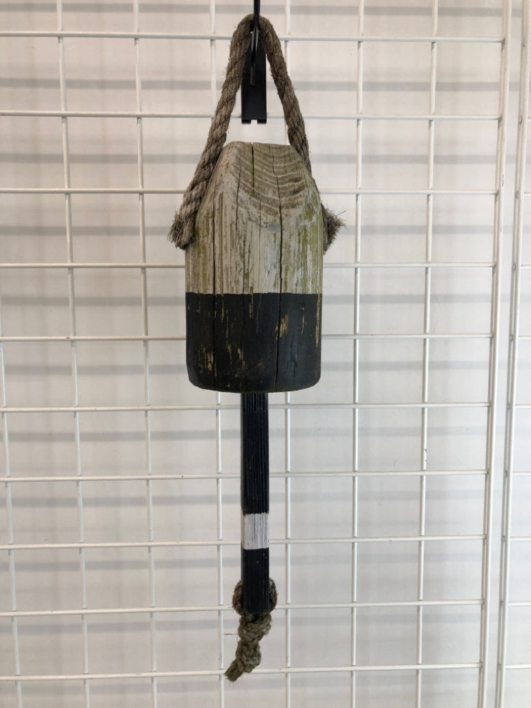 B&W BUOY DECOR.