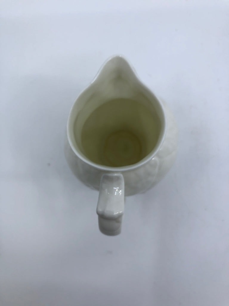 VTG WHITE ROYAL WORCESTER PITCHER.