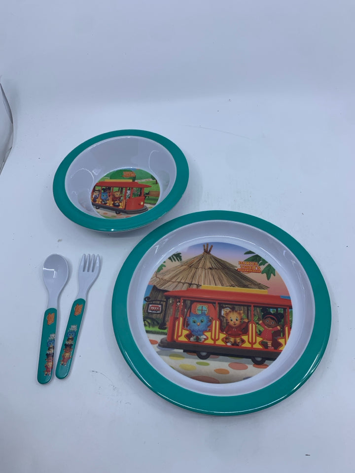 4PC DANIEL TIGERS NEIGHBORHOOD KIDS DISH SET- FORK, SPOON, BOWL, PLATE.