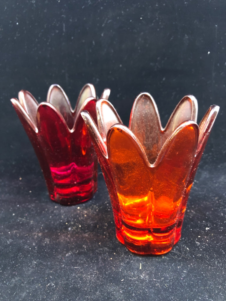 2 RED FLORAL TEALIGHT HOLDER.