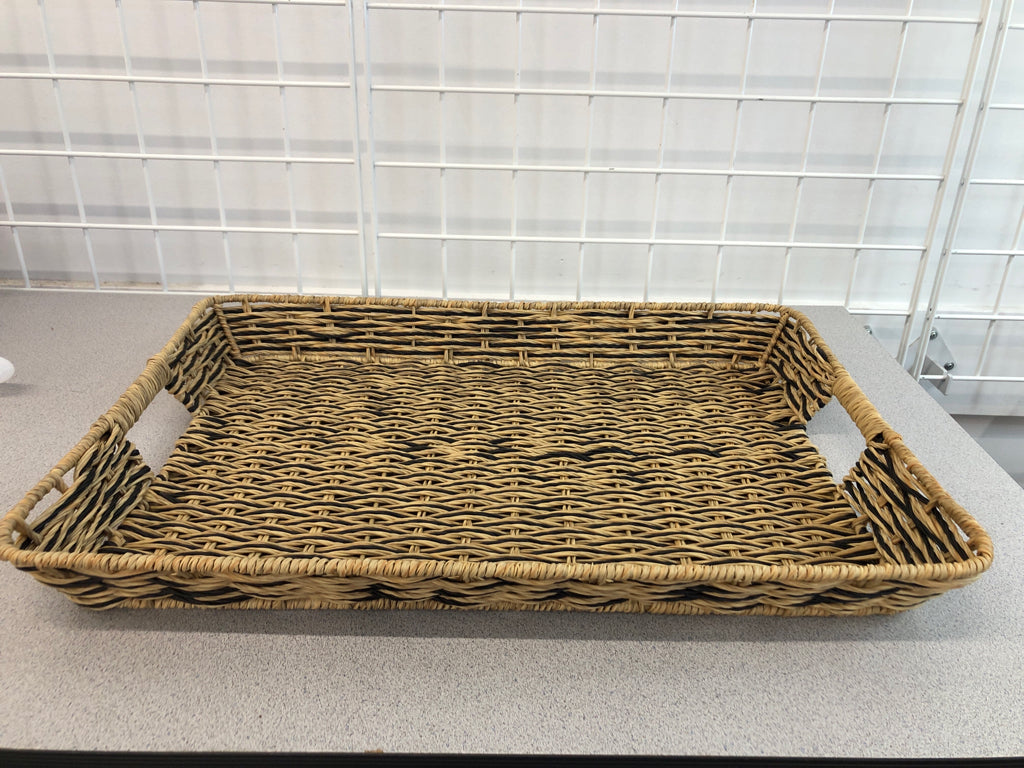 BLACK & CREAM WOVEN TRAY.