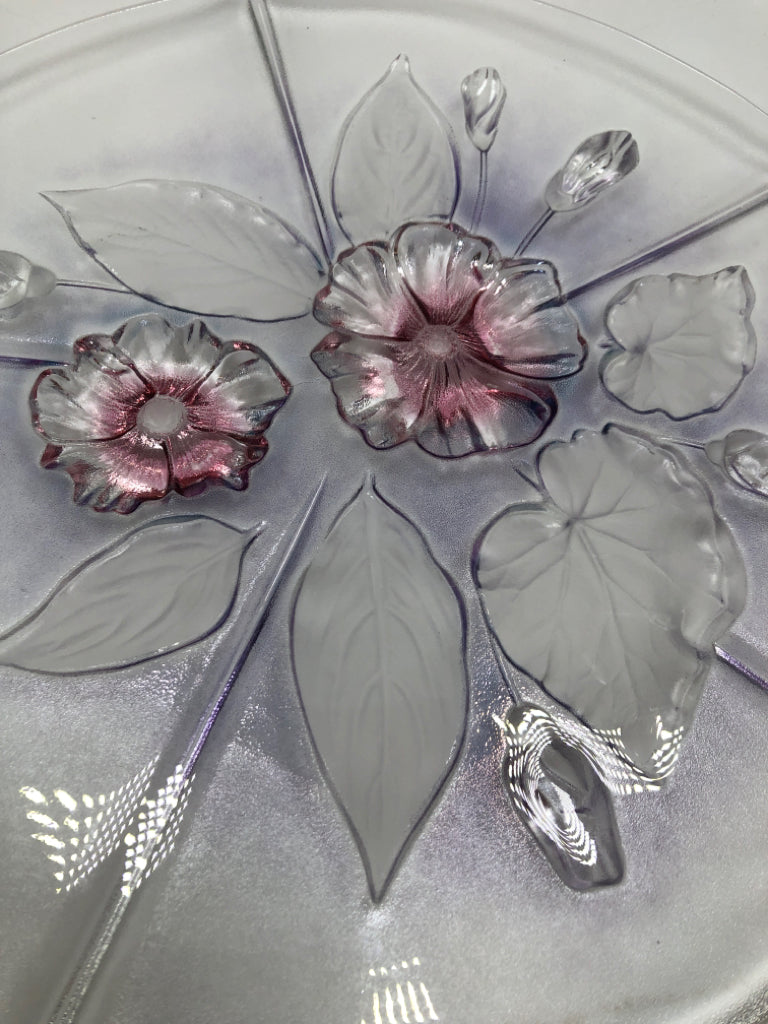 CLEAR GLASS PLATTER W/FROSTED FLORAL ACCENTS.