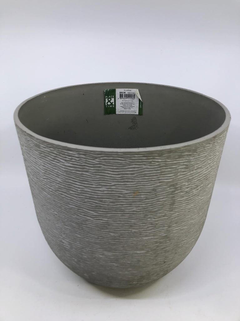 TEXTURED GRAY PLANTER.