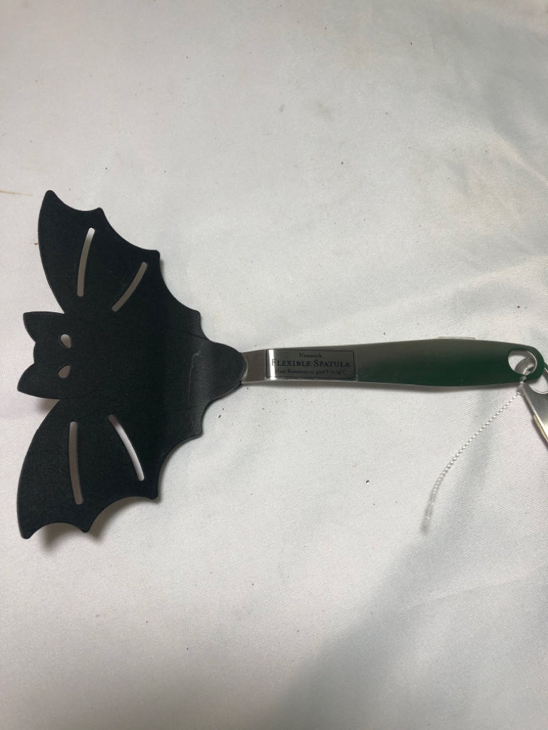 3PC GHOST BATS NON-STICK SPATULA SET.
