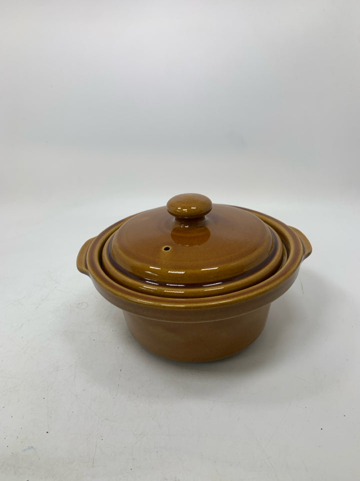 VTG CASSEROLE COVERED DISH.