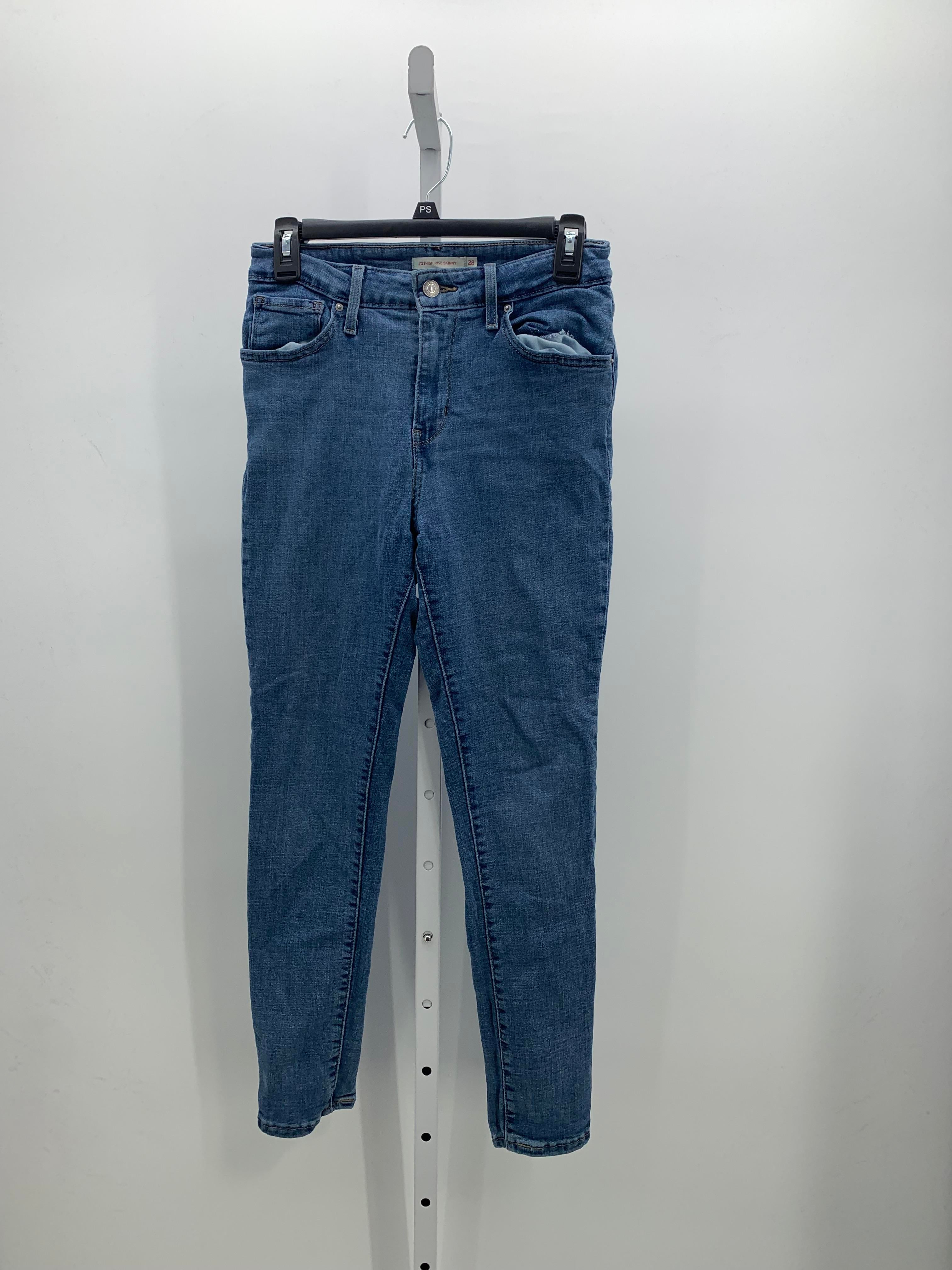 Levis Size 6 Misses Jeans