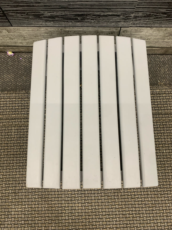 GREY PAINTED WOOD FOOT STOOL.