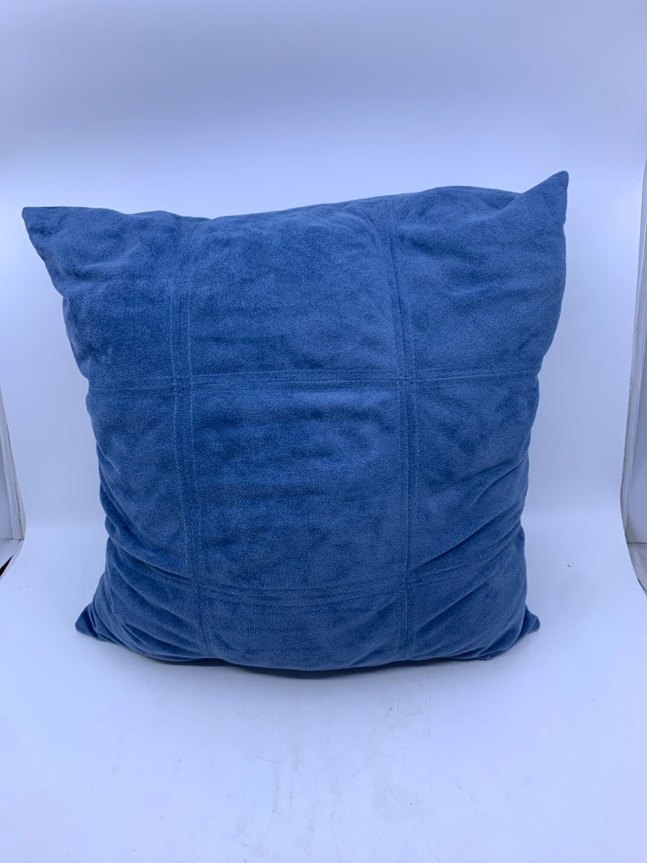 BLUE SQUARE PILLOW.