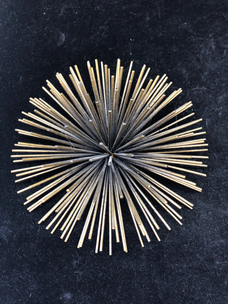 MID SIZE GOLD STARBURST.