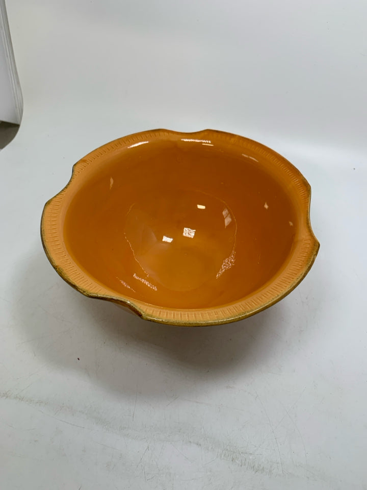 CERAMIC MIXING BOWL MADE IN ITALY.