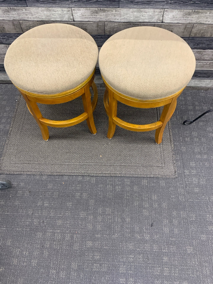 2 WOOD BASE CREAM NO BACK SPINNING STOOL.