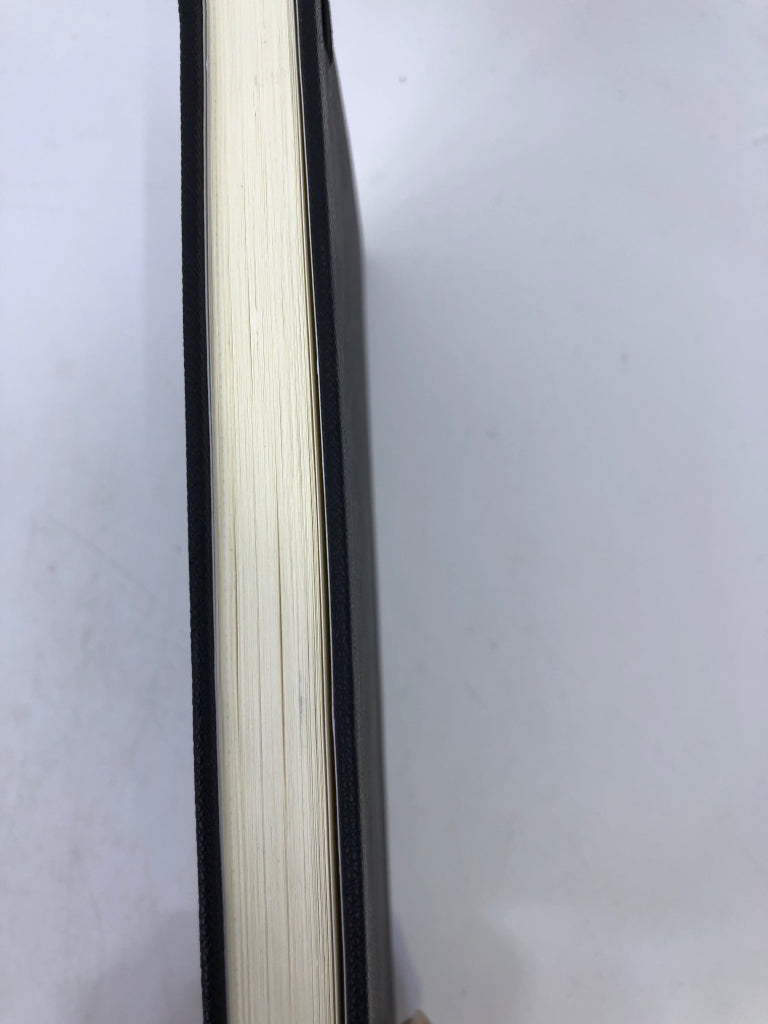 BLACK PRODUCTIVITY PLANNER.