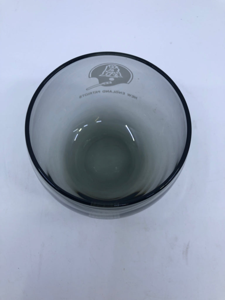 6 SHORT GREY GLASS PATRIOT GLASSES.