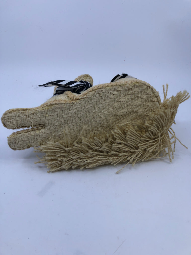WOVEN CREAM FOX W BLACK AND WHITE BOW.