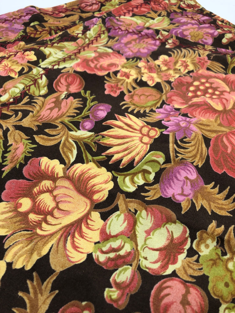 4 FLORAL PLACEMATS.