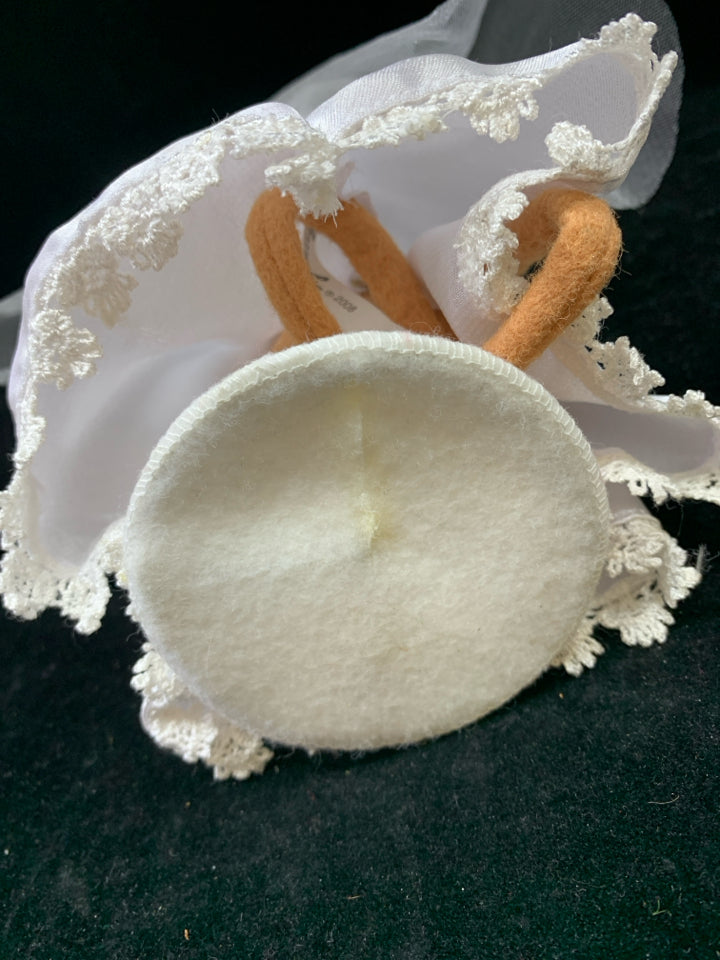 ANNALEE BRIDE & GROOM.