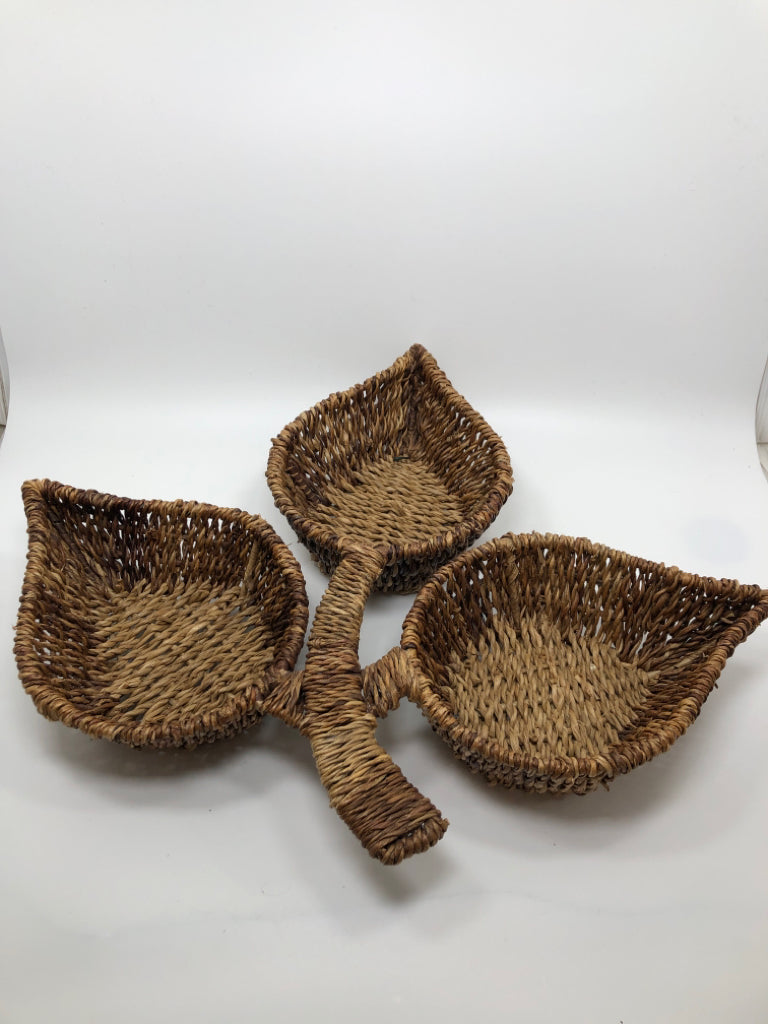 TRIPLE LEAF ORGANIZER BASKET.