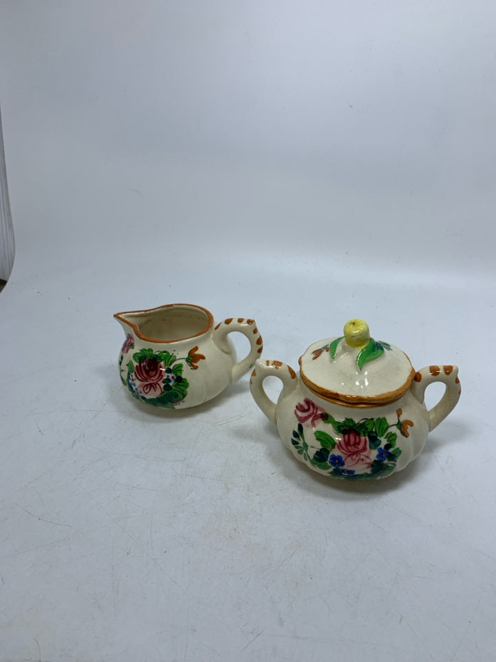 VTG FLORAL CREAM & COVERED SUGAR.