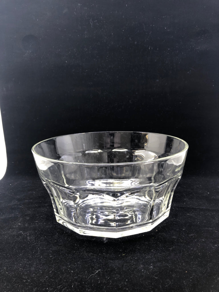 LARGE GLASS SERVING BOWL W SLIGHT RIB.