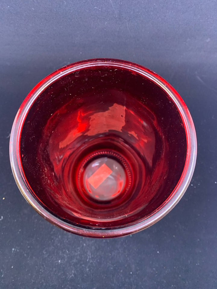 RED GLASS VASE.