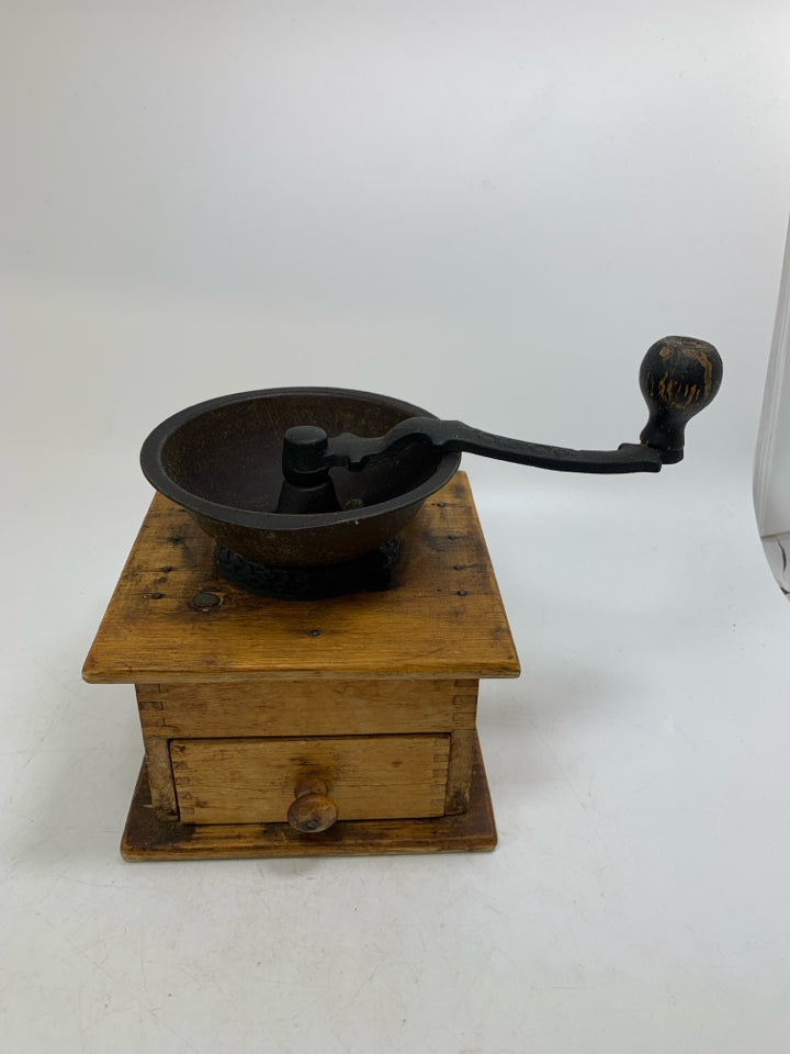 VTG RUSTIC COFFEE GRINDER WOOD/ METAL.