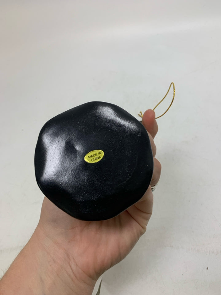 BLACK WITCH HAT CERAMIC TRINKET BOX ORNAMENT.