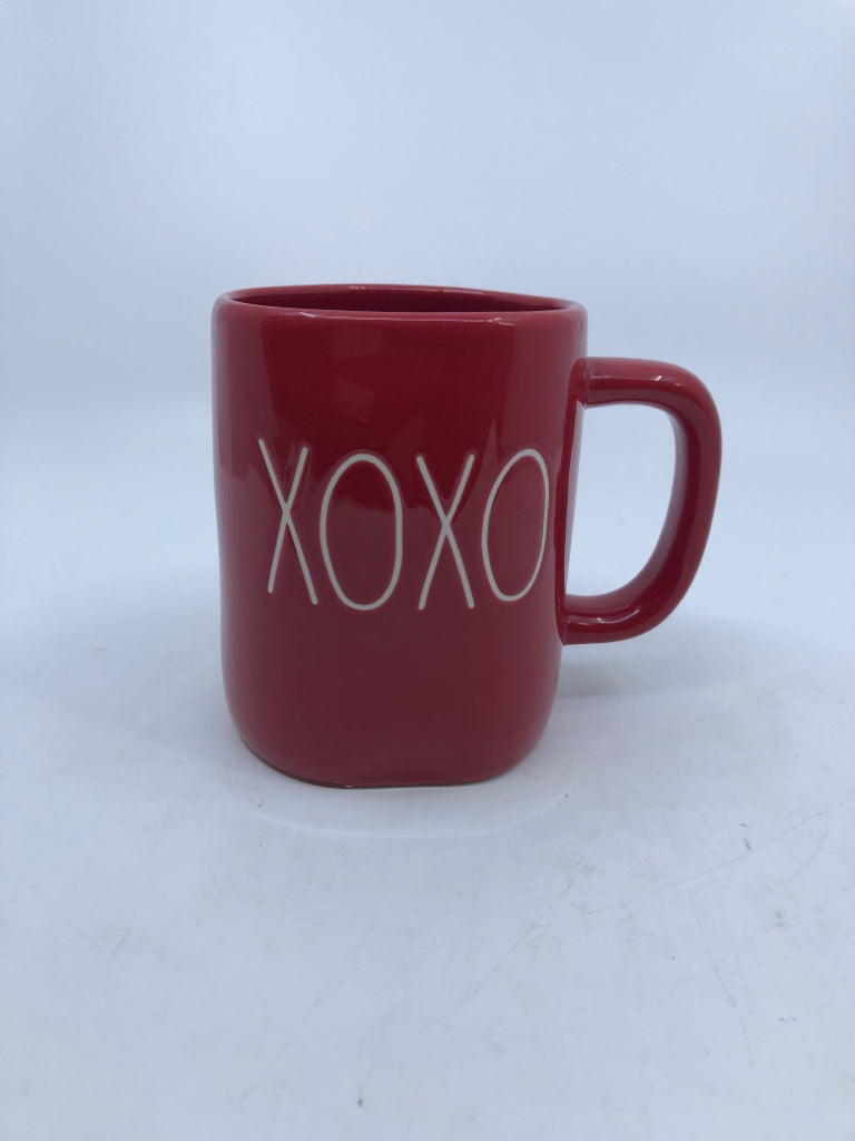 RAE DUNN XOXO RED MUG.