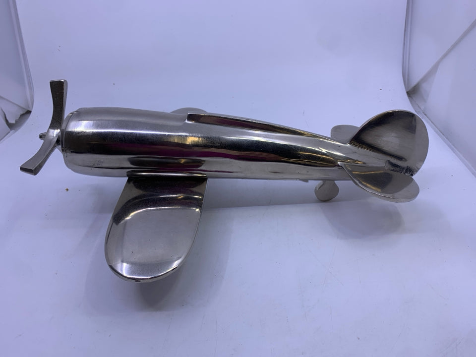 FOOTED MATTE SILVER METAL AIRPLANE W/ 3 PROPELLERS.